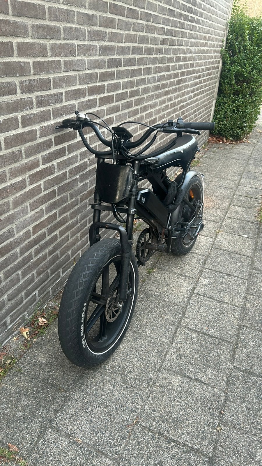 V20 Custom (zonder accu), Gebruikt, 59 cm of meer, 30 tot 50 km per accu, Ophalen