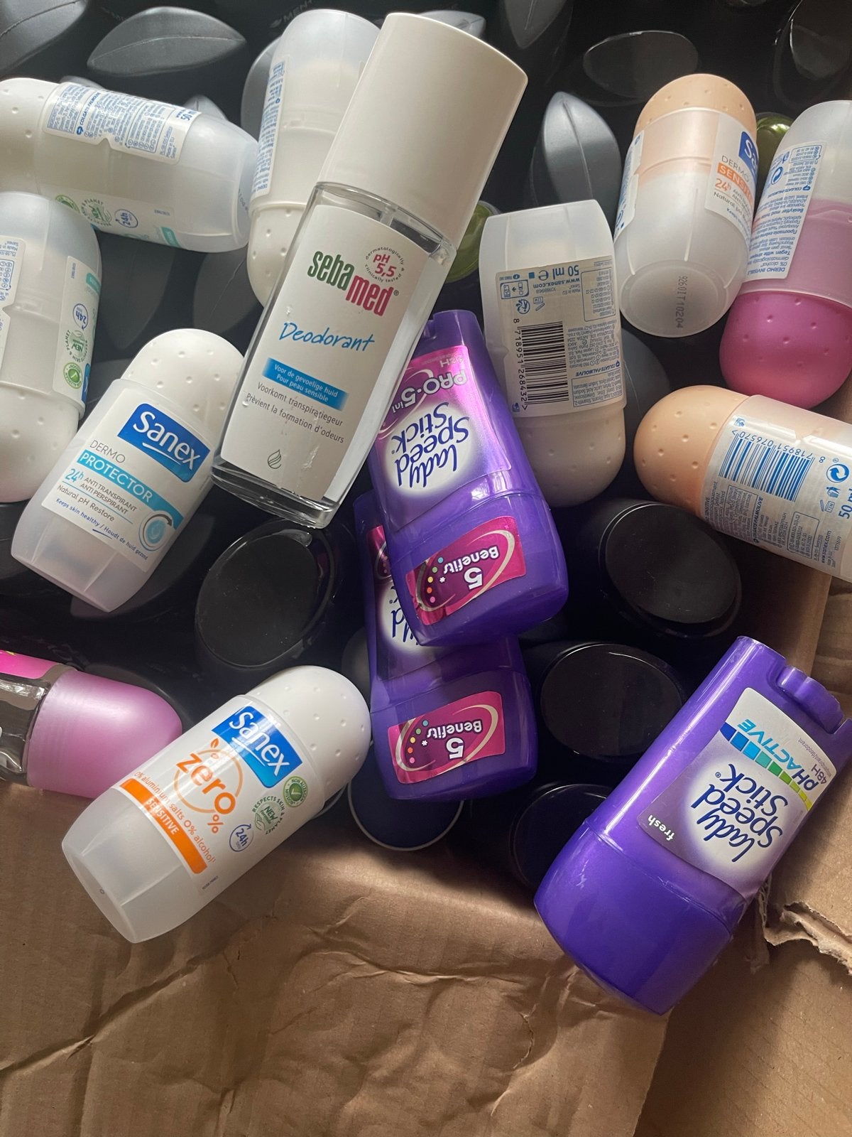 Grote partij deodorants en bodylotions, Ophalen of Verzenden, Nieuw, Deodorant of Bodyspray