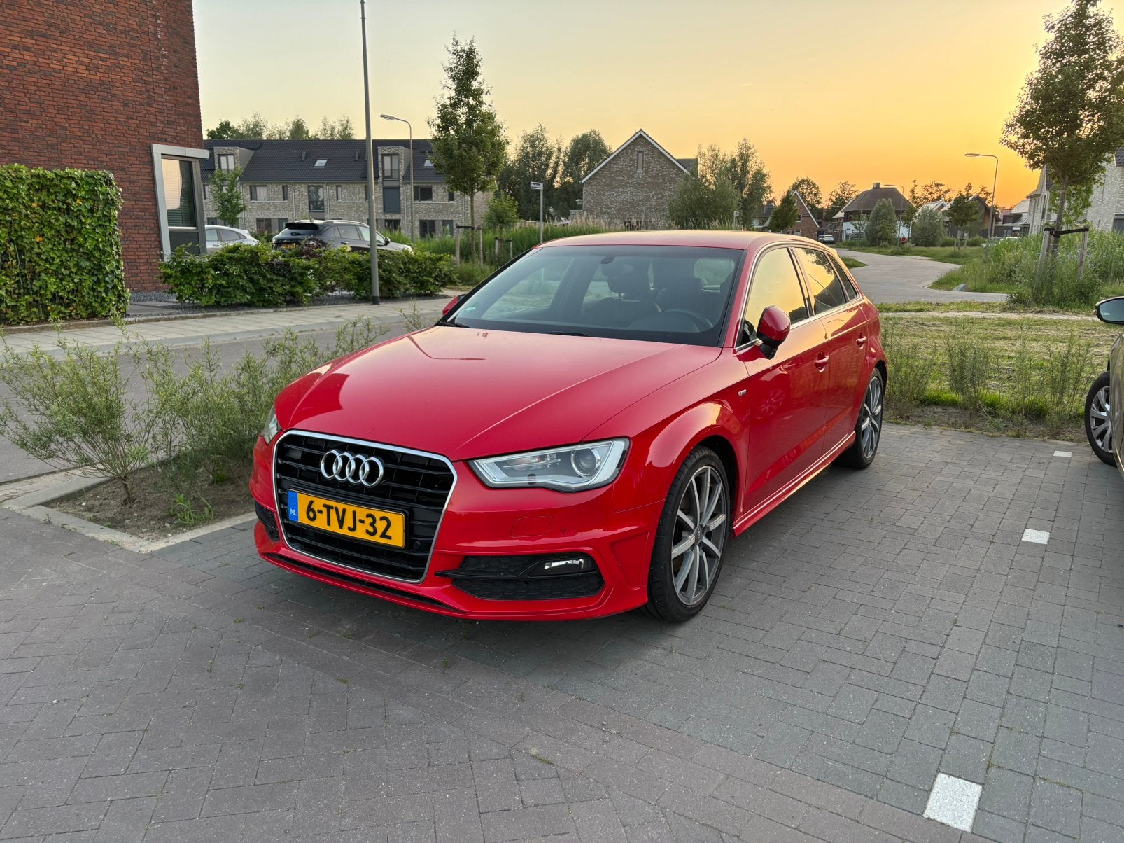 Audi A3 1.4 Tfsi COD (S-line)Sportback S-tronic 2014 Rood, Auto's, Audi, Euro 5, Zwart, 4 cilinders, 1210 kg