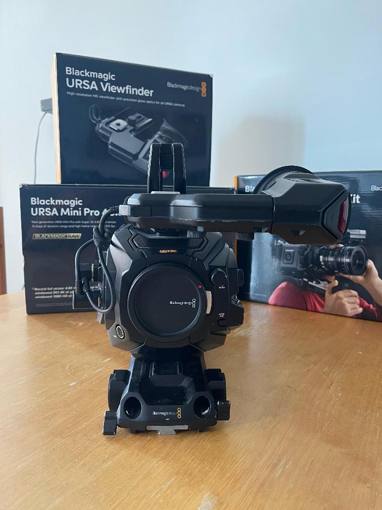 Ursa mini pro 4.6k G2 + side arms & wooden grips, Gebruikt, Overige soorten, Minder dan 8x, Camera