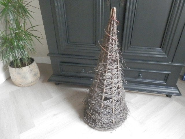 Decoratieve "kerstboom" (kegel) van wilgentenen, Ophalen, Gebruikt, Natuurlijk materiaal