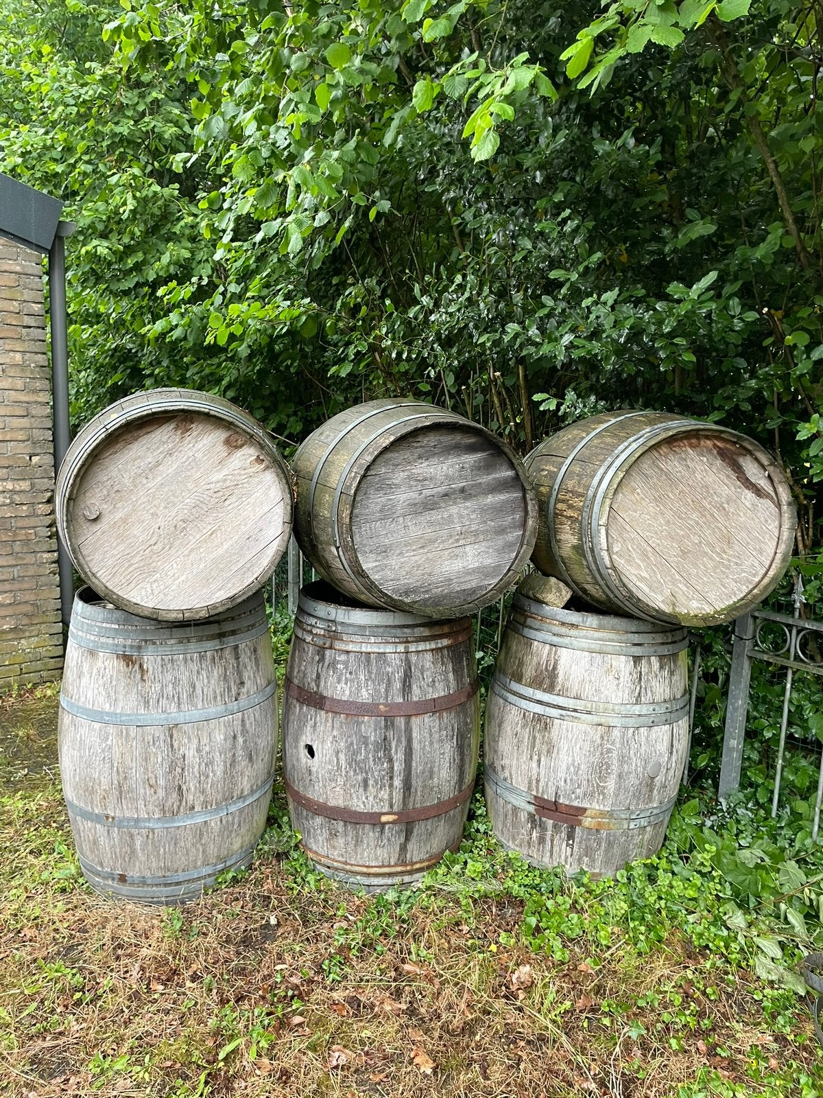 Te koop 6 stuks mooie oude wijnvaten., 75 tot 150 liter, Ophalen, Gebruikt, Hout