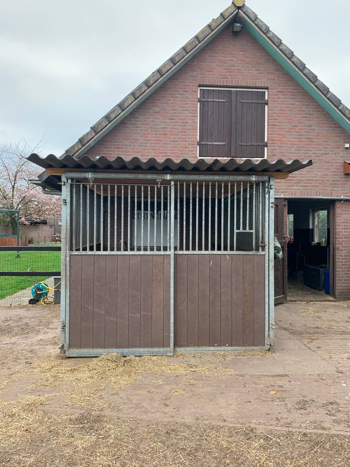 3 stal wanden, Ophalen