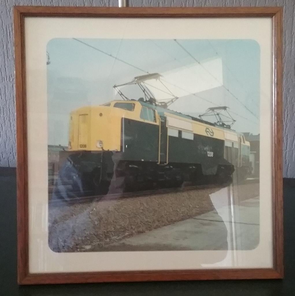 4 Ingelijste Materieelfoto's - Treinen (ca. 30x30cm), Verzenden, Voor 1940, Overige onderwerpen