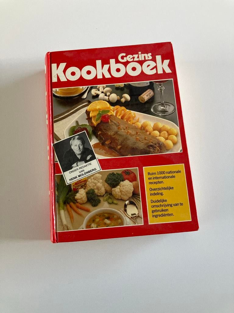 Gezins Kookboek onder redactie van Henk Molenberg, Ophalen of Verzenden, Gelezen