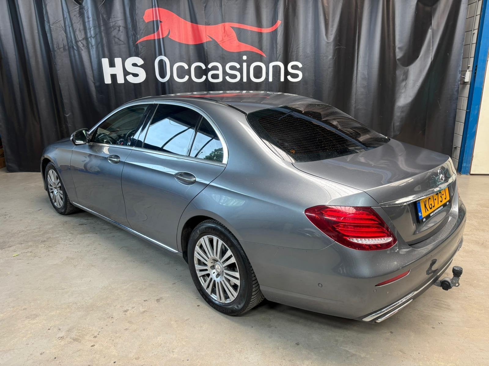 Mercedes E-klasse 200 2017 stoelverwarming/airco/cruise, Automaat, Automatische klimaatregeling, Achterwielaandrijving, Gebruikt