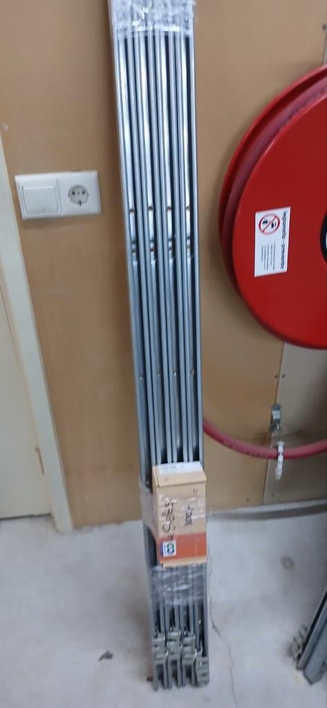 Schuifdeur rails compleet. 4 sets., Ophalen, Minder dan 60 cm, Radiator, Minder dan 30 cm