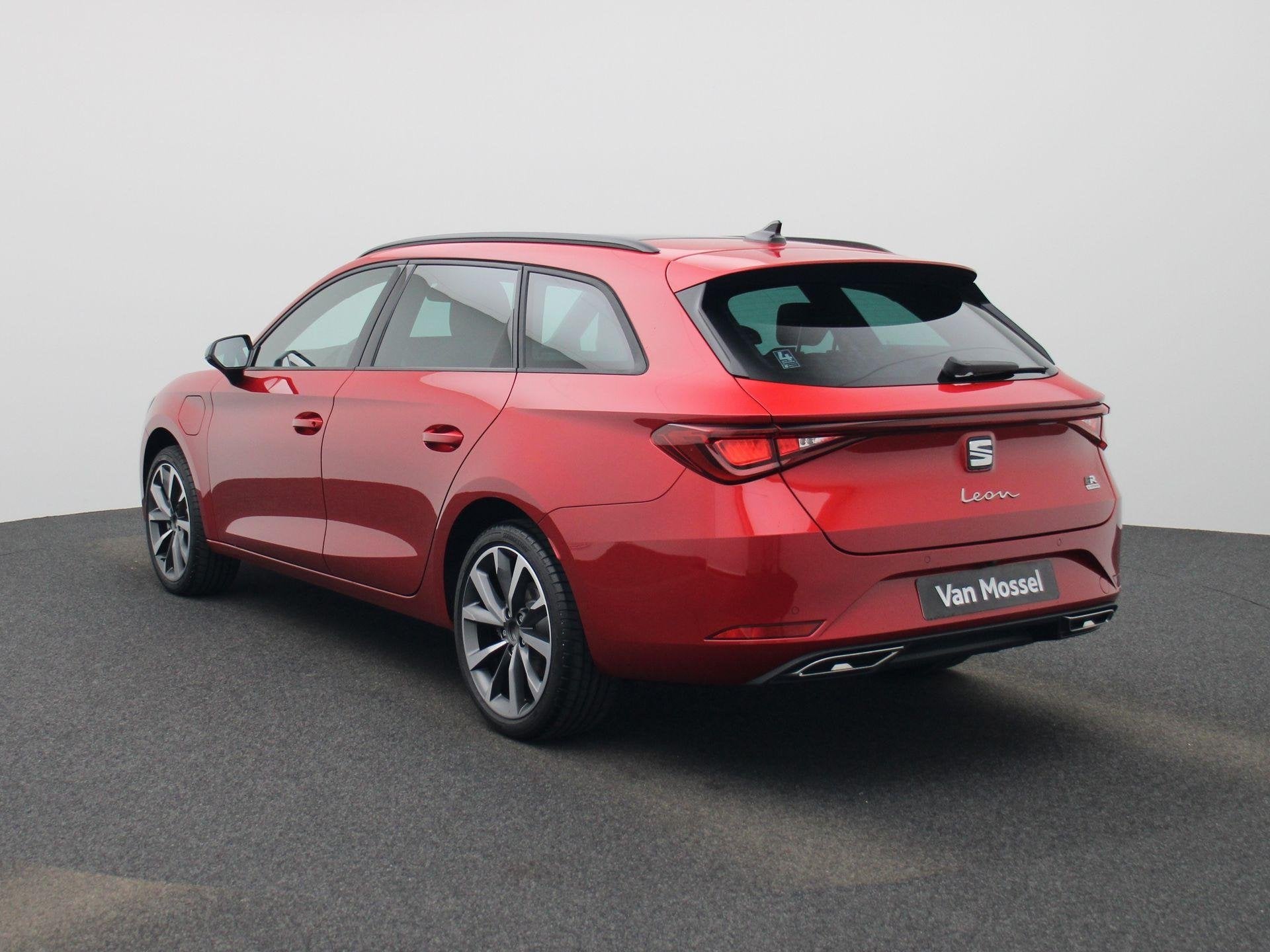 SEAT Leon Sportstourer 1.5 TSI e-Hybrid FR Business 204 PK |, Auto's, Stof, 4 cilinders, 26 kWh, Nieuw
