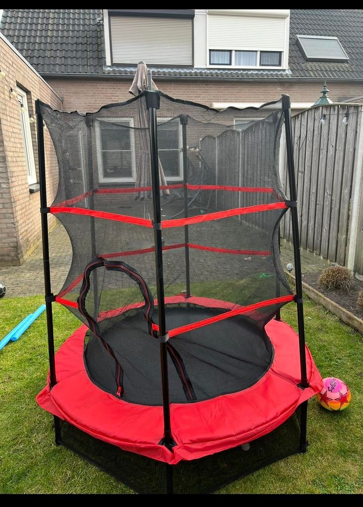 Kinder trampoline, Ophalen of Verzenden, Zo goed als nieuw