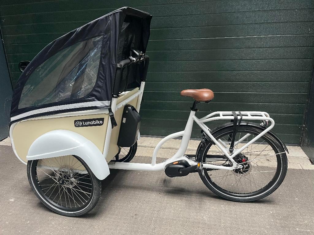 Bijna nieuwe bakfiets met aangepaste bak (voor hond en kind), Fietsen en Brommers, Fietsen | Bakfietsen, Zo goed als nieuw, Overige merken