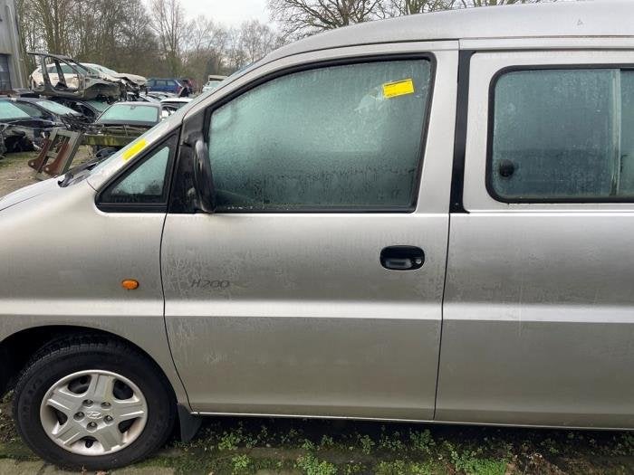Portier 2Deurs links van een Hyundai H200 (YK), Gebruikt, -, Deur, -