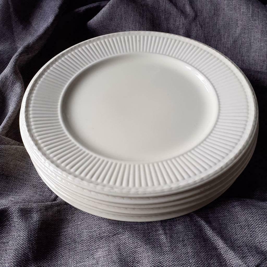 Wedgwood EDME Ontbijt/fruitborden Ø 20½ cm in puntgave staat, Ophalen of Verzenden, Zo goed als nieuw, Bord(en), Wedgwood
