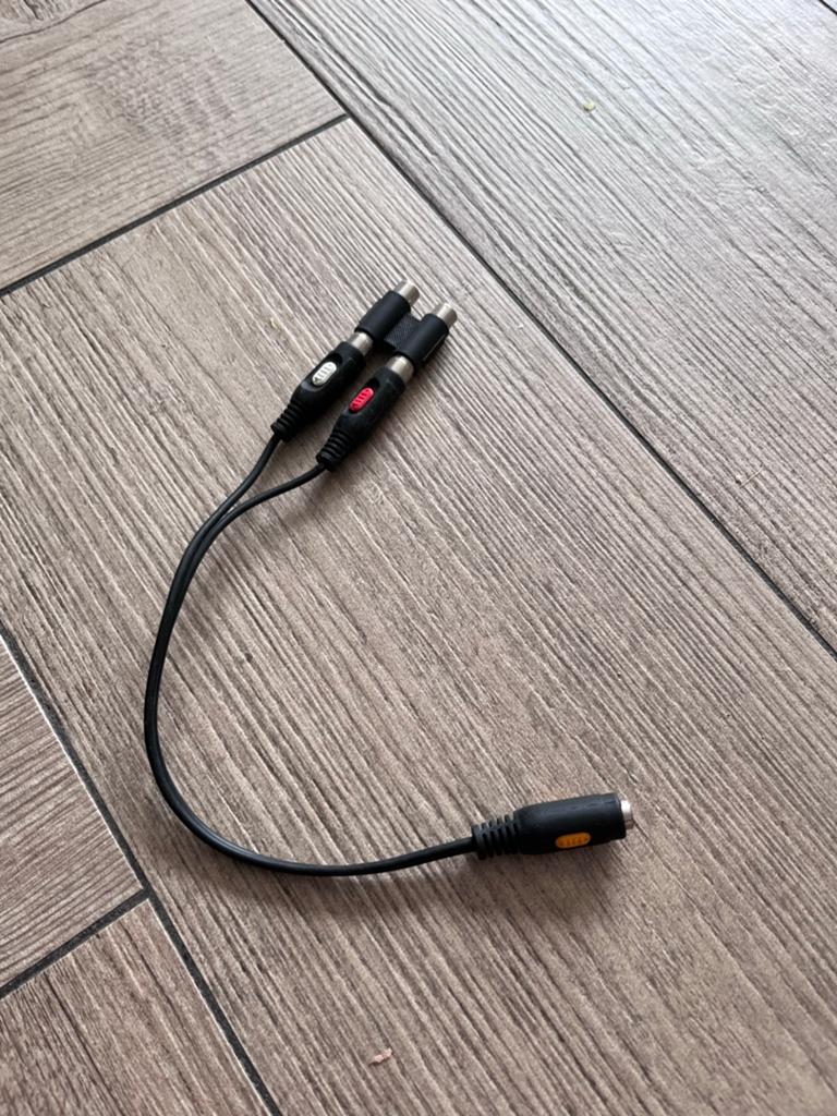 Audio Y-splitter kabel 3.5mm naar 2x RCA, Ophalen of Verzenden, Gebruikt, Minder dan 2 meter, Overige kabels