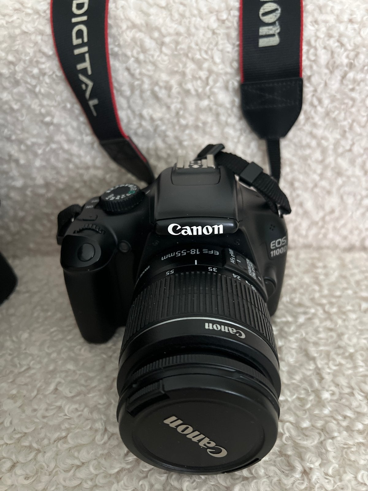 Canon EOS 1100D Spiegelreflexcamera met 2 lenzen en tas, Spiegelreflex, Canon, Ophalen of Verzenden, Zo goed als nieuw