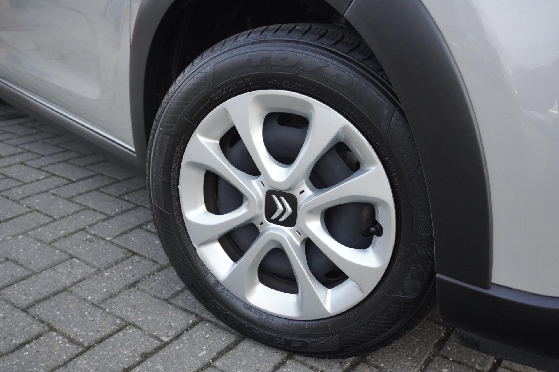 Citroen C3 1.2 Live / Cruise control / Bluetooth / DAB / NAP, Voorwielaandrijving, 83 pk, Euro 6, 1199 cc