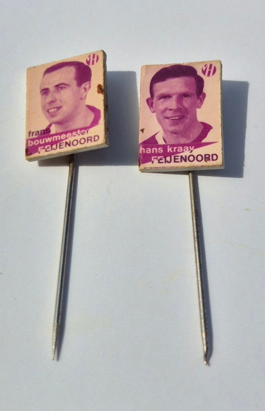 Speldjes - oud Feijenoord - Hans Kraay & Frans Bouwmeester, Verzamelen, Ophalen of Verzenden, Gebruikt, Sport, Speldje of Pin