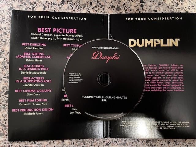 Dumplin' (Jennifer Aniston), Alle leeftijden, Ophalen of Verzenden, Zo goed als nieuw