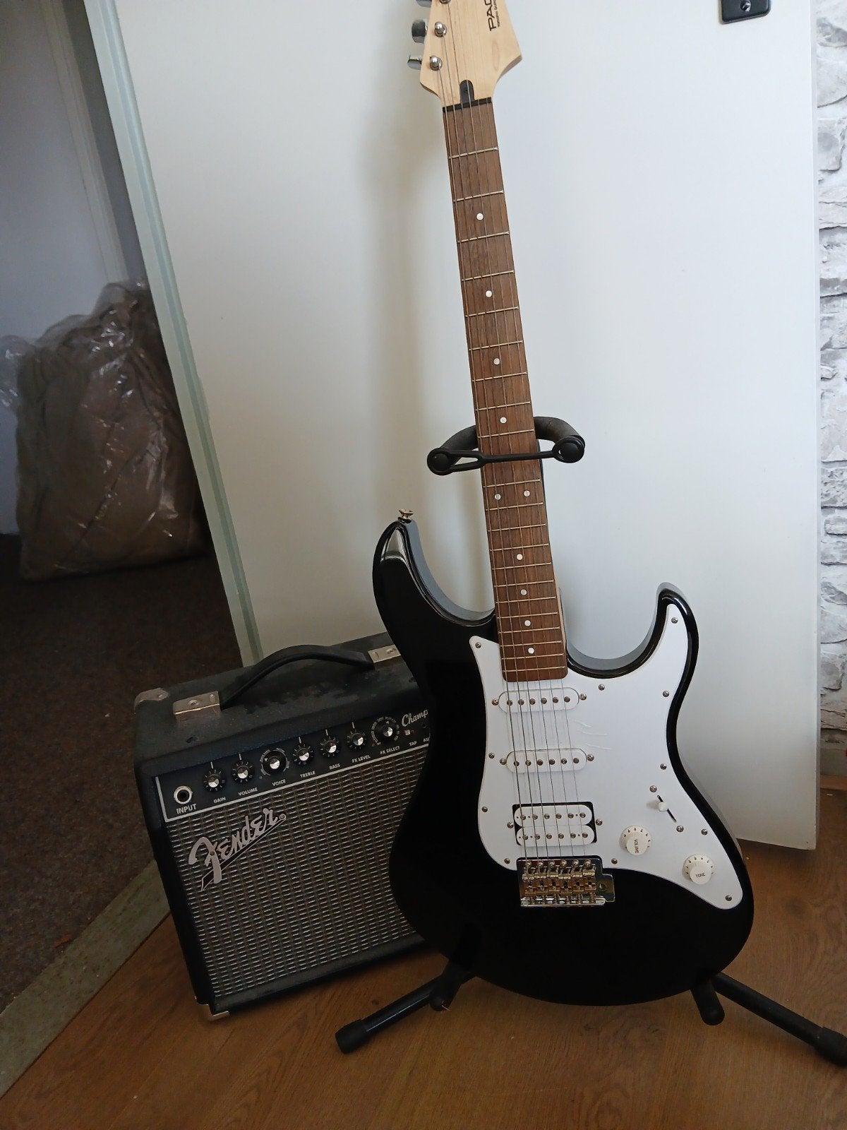 yamaha pac012 pacifica plus Fender 20kw  versterker, Muziek en Instrumenten, Ophalen, Zo goed als nieuw, Solid body, Fender