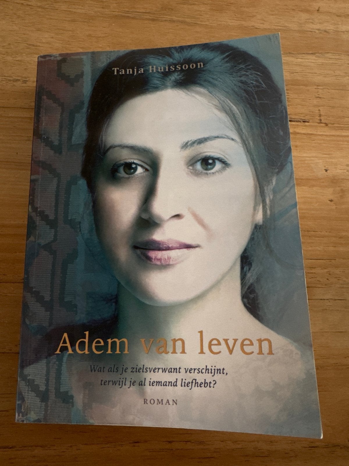 Asem van leven - Tanja Huissoon (gesigneerd), Ophalen of Verzenden, Zo goed als nieuw, Nederland