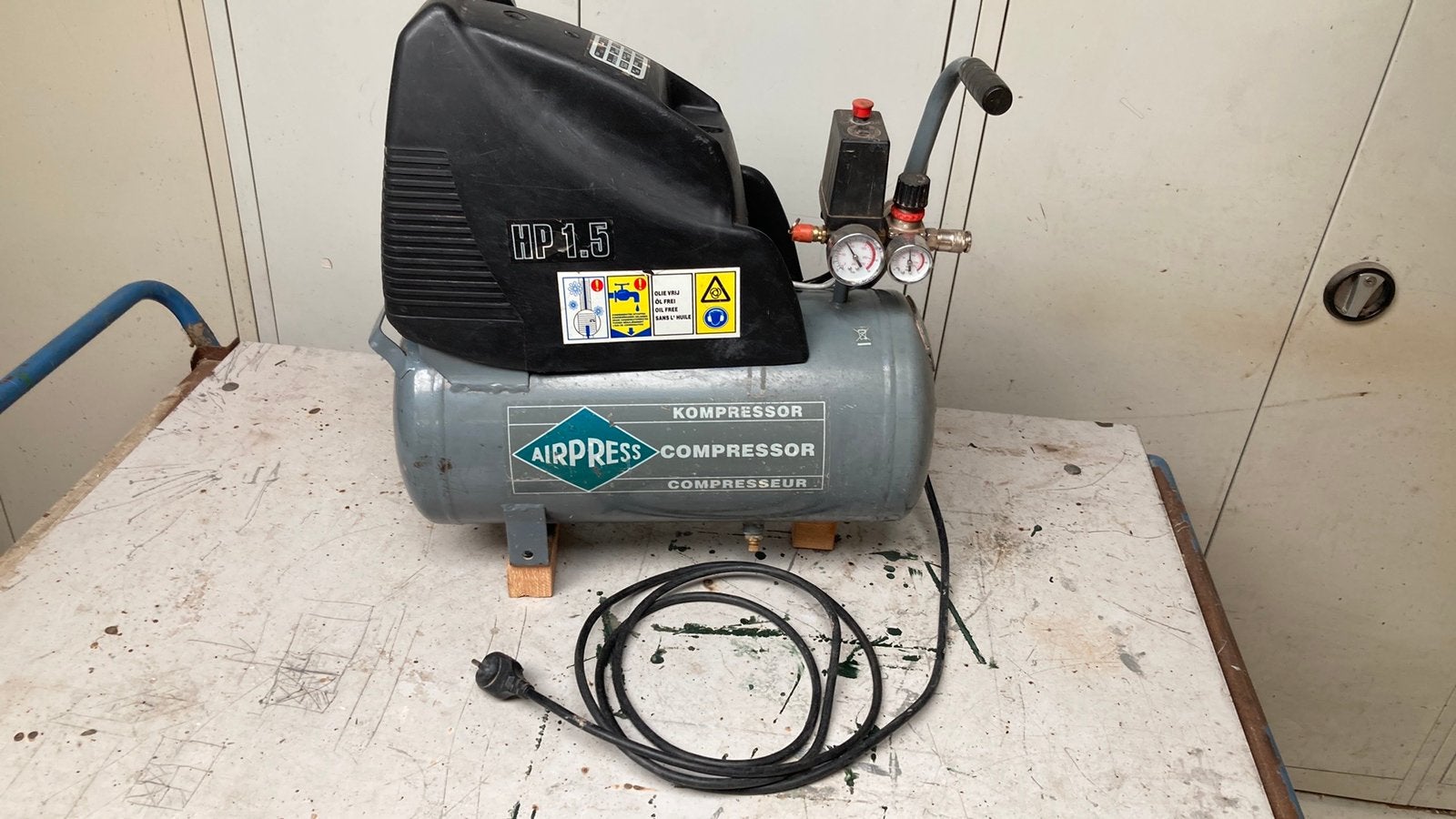 airpress olie loze compressor, Doe-het-zelf en Verbouw, Compressors, Ophalen, Gebruikt, 6 tot 10 bar, Minder dan 200 liter/min