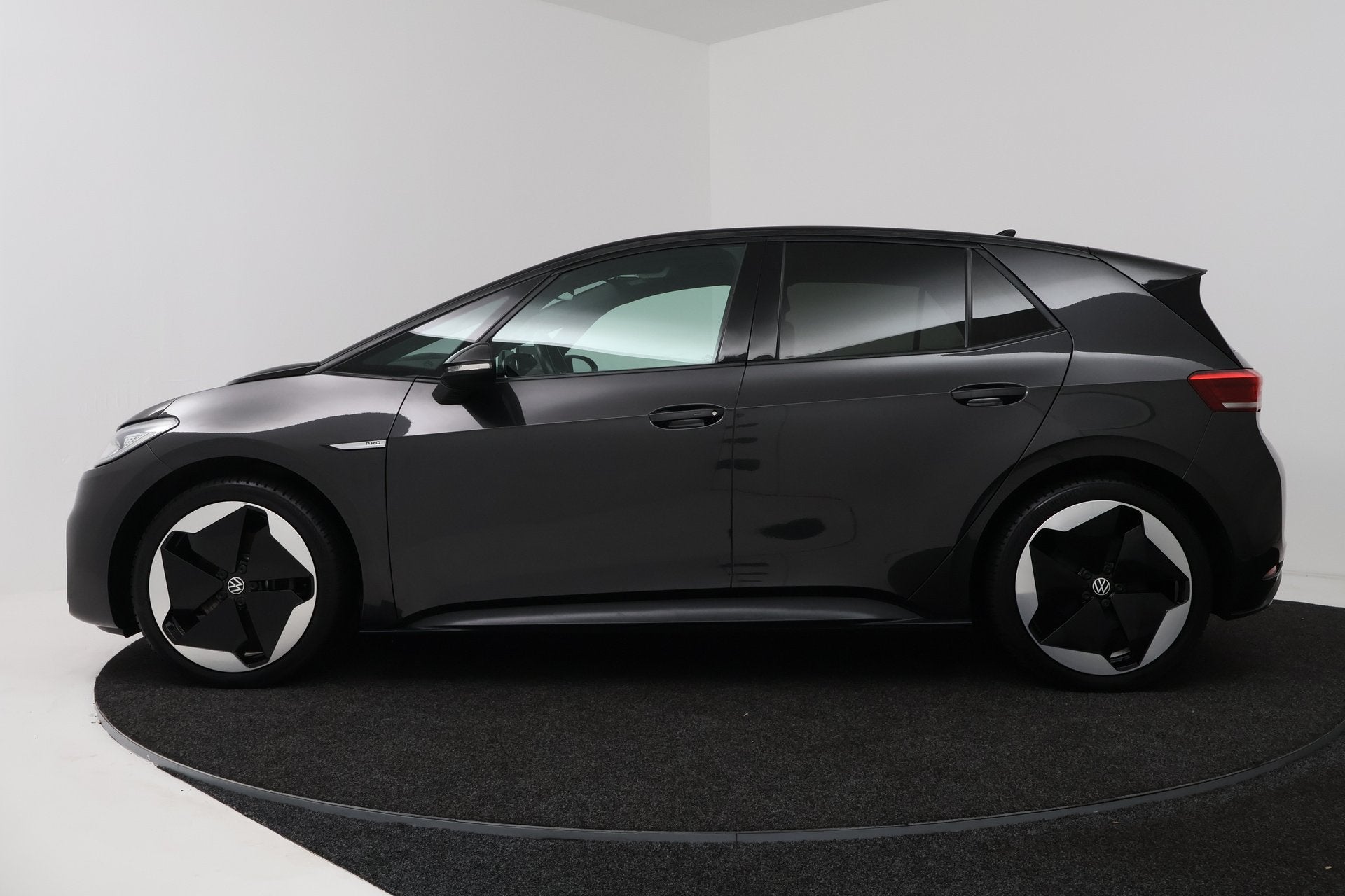 Volkswagen ID.3 First Plus 58 kWh SOH 91% (PANO, CAMERA, SFE, Auto's, Volkswagen, Automaat, Gebruikt, Zwart, ID.3