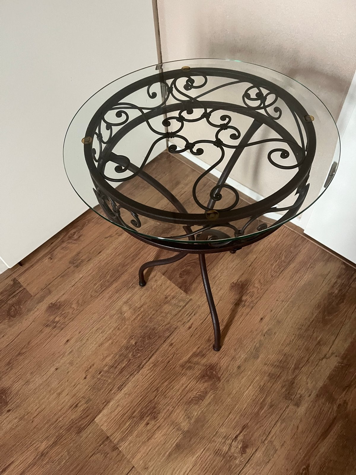 Metalen bijzettafel met glazen blad, Ophalen, Minder dan 55 cm, Gebruikt, Metaal of Aluminium