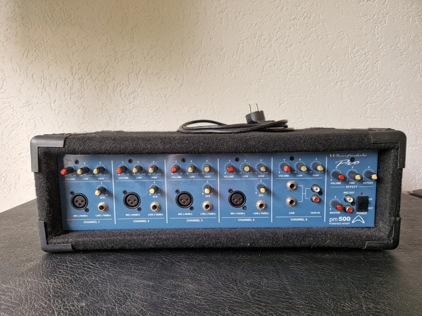 Wharfedale Pro PM500 Powered Mixer - 5 kanalen, Ophalen of Verzenden, Gebruikt, Minder dan 5 kanalen, Microfooningang