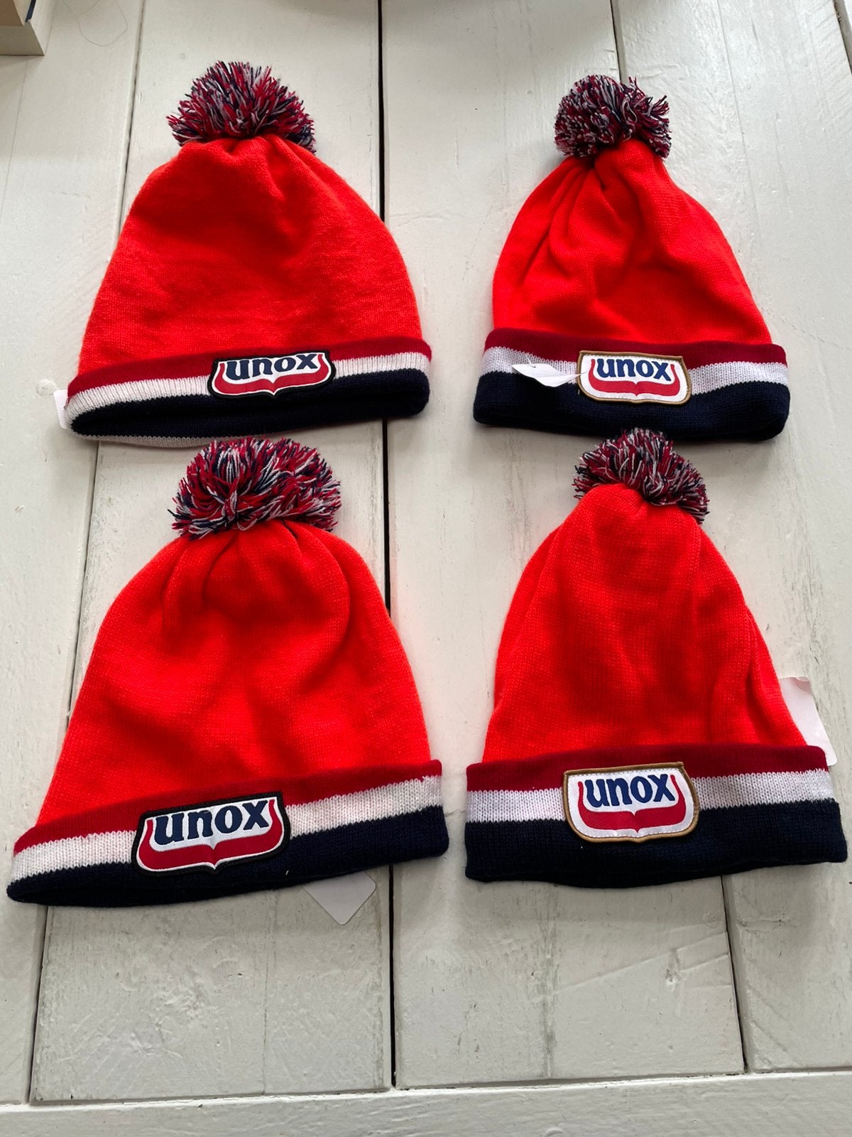4 Unox mutsen, Ophalen of Verzenden, Zo goed als nieuw, Overige maten, Muts