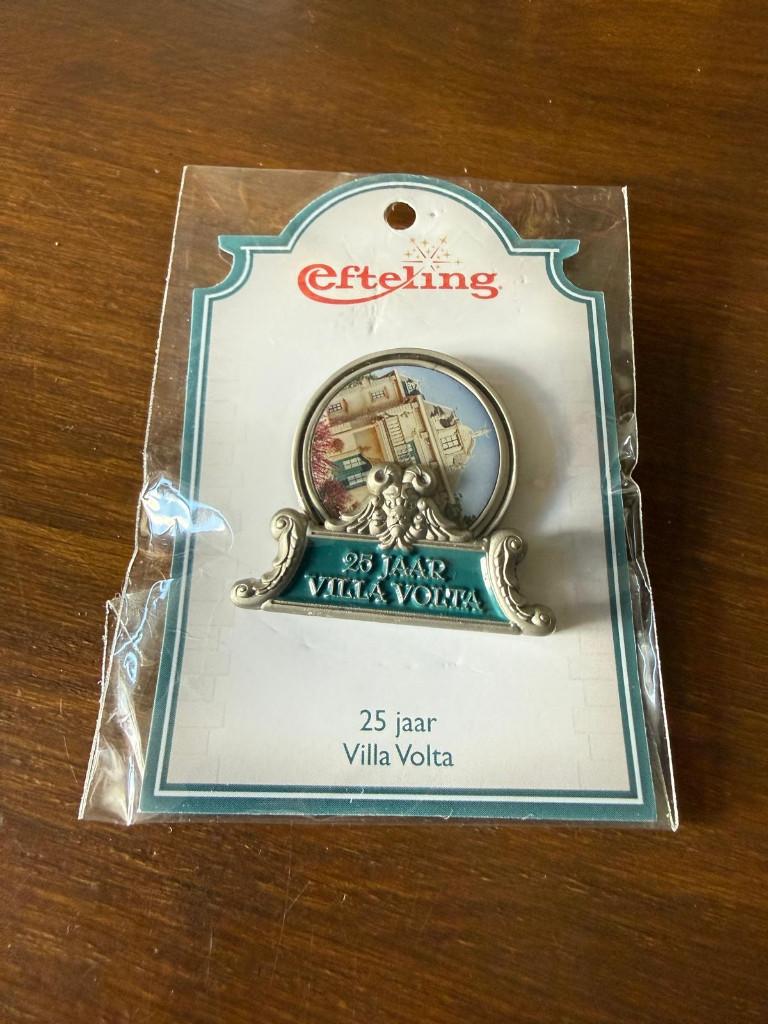 efteling pin villa volta 25 jaar, Ophalen of Verzenden, Nieuw, Button of Speldje