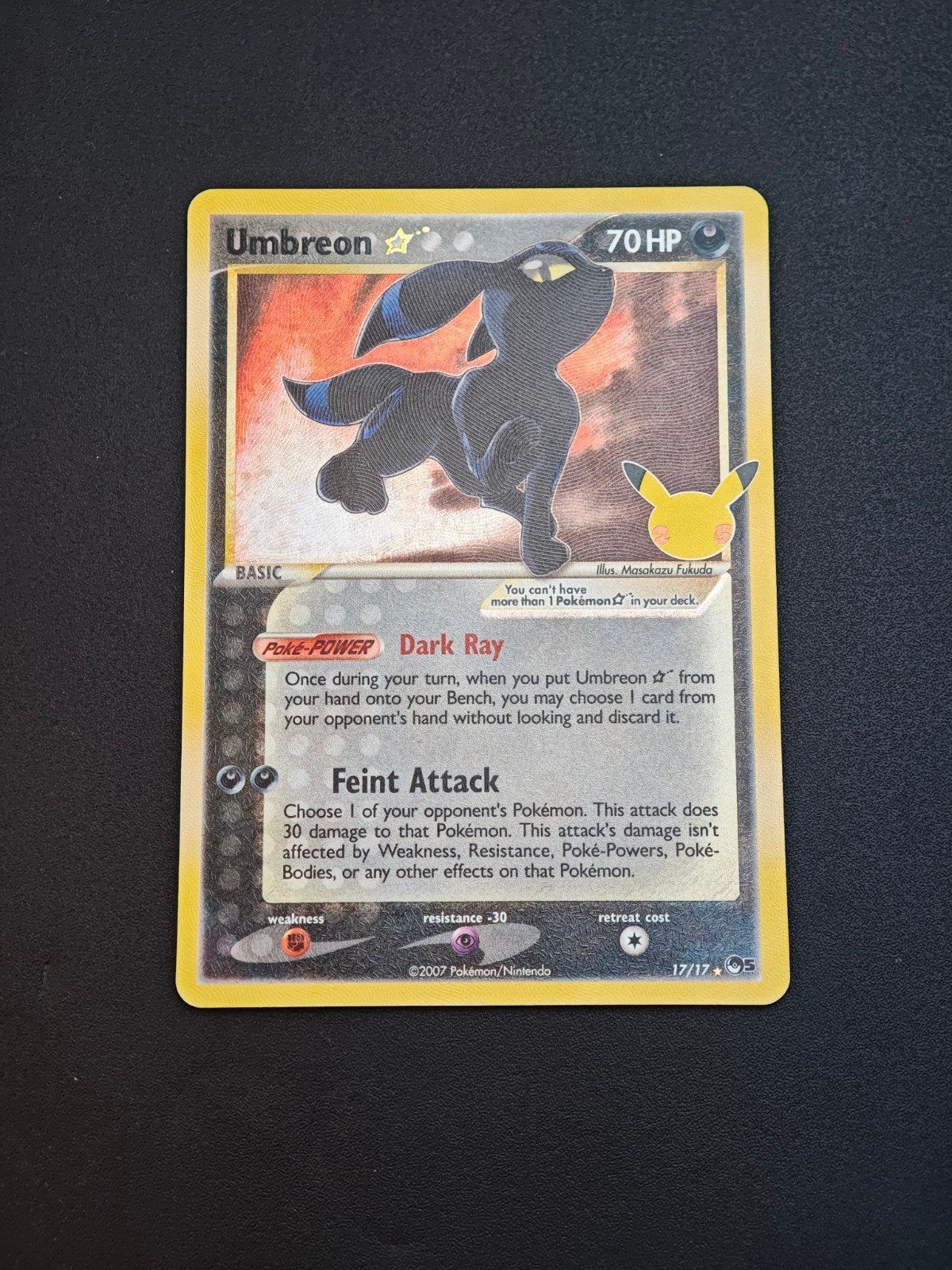 Umbreon gold star 17/17 pop5 celebrations 25, Ophalen of Verzenden, Zo goed als nieuw, Losse kaart, Foil