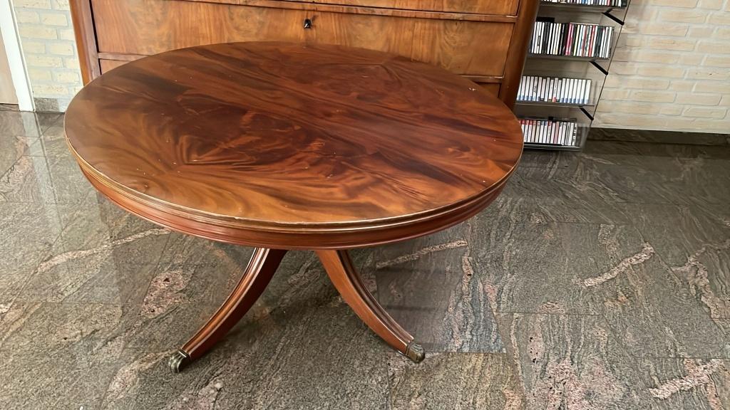 Antieke massief mahoniehouten eettafel met leeuwepootjes., Ophalen