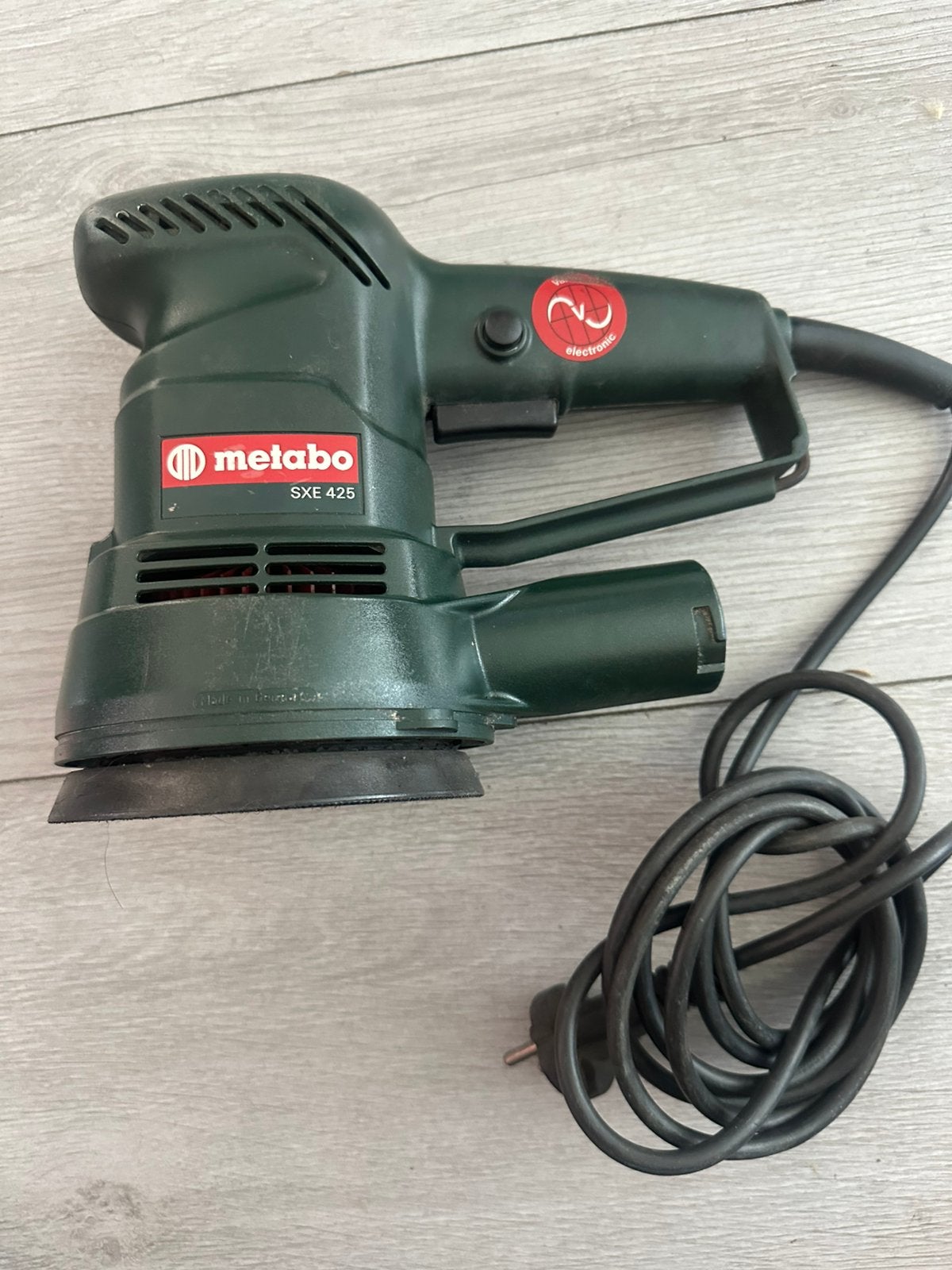 Te koop aangeboden: Professionele METABO schuurmachine, Ophalen of Verzenden, Zo goed als nieuw, Minder dan 600 watt, Vlakschuurmachine