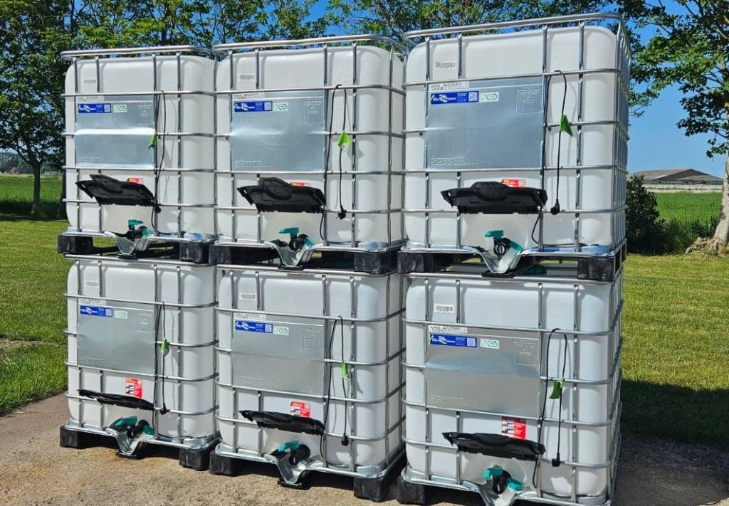 Verwarmde IBC containers met PVC pallet, Tuin en Terras, Regentonnen, 150 liter of meer, Ophalen of Verzenden, Zo goed als nieuw