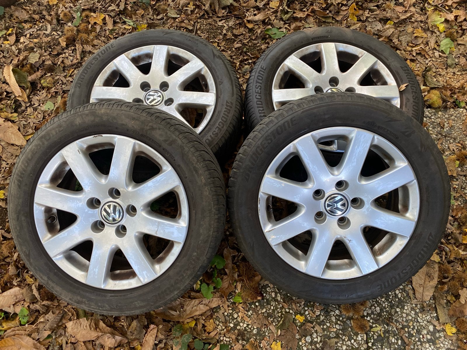 Originele Volkswagen 16 inch lichtmetalen velgen., Ophalen, Gebruikt, 16 inch, Banden en Velgen