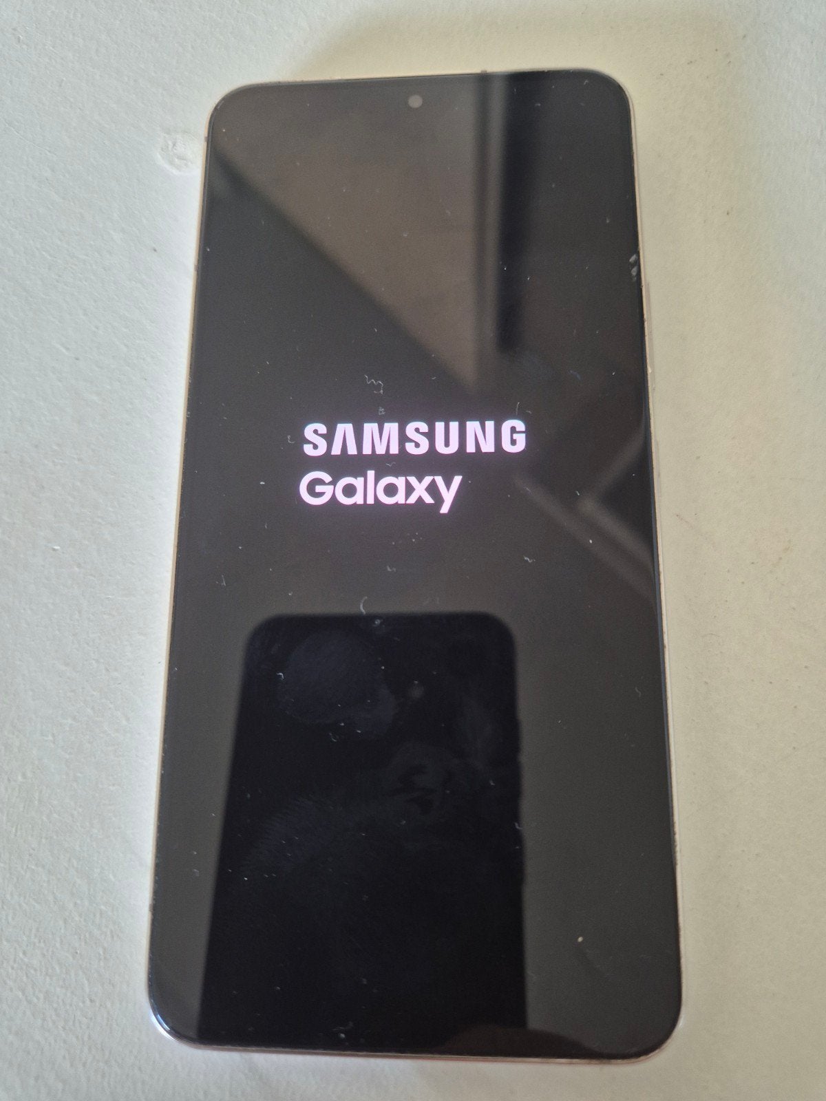Foto 3 van Samsung Galaxy S22 256GB Pink Rose - Zo goed als nieuw
