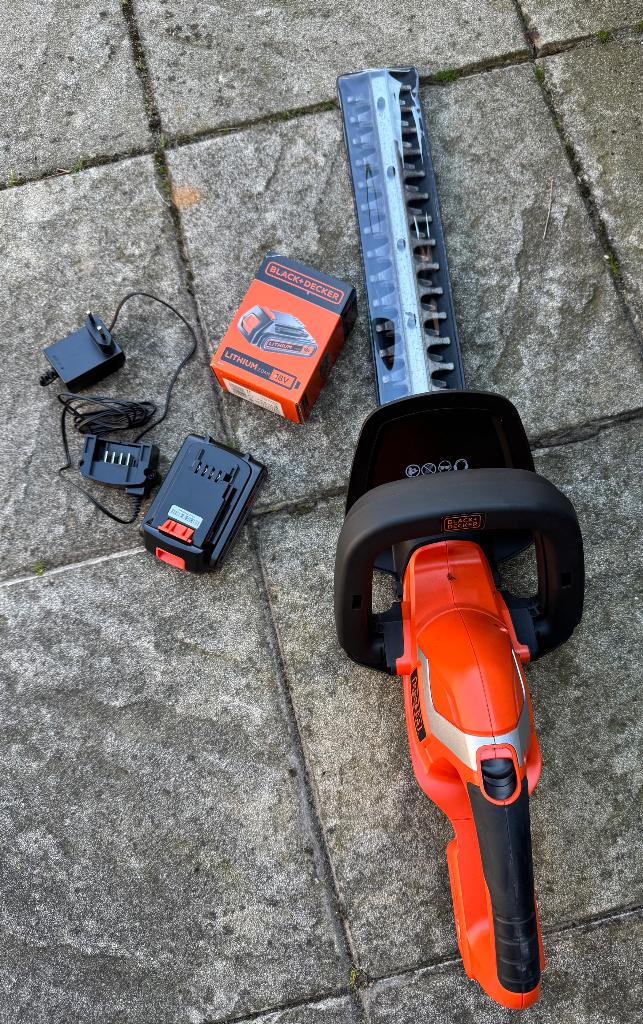 Black en Dekker heggenschaar GERESERVEERD, Ophalen, Gebruikt, Elektrisch, Black & Decker