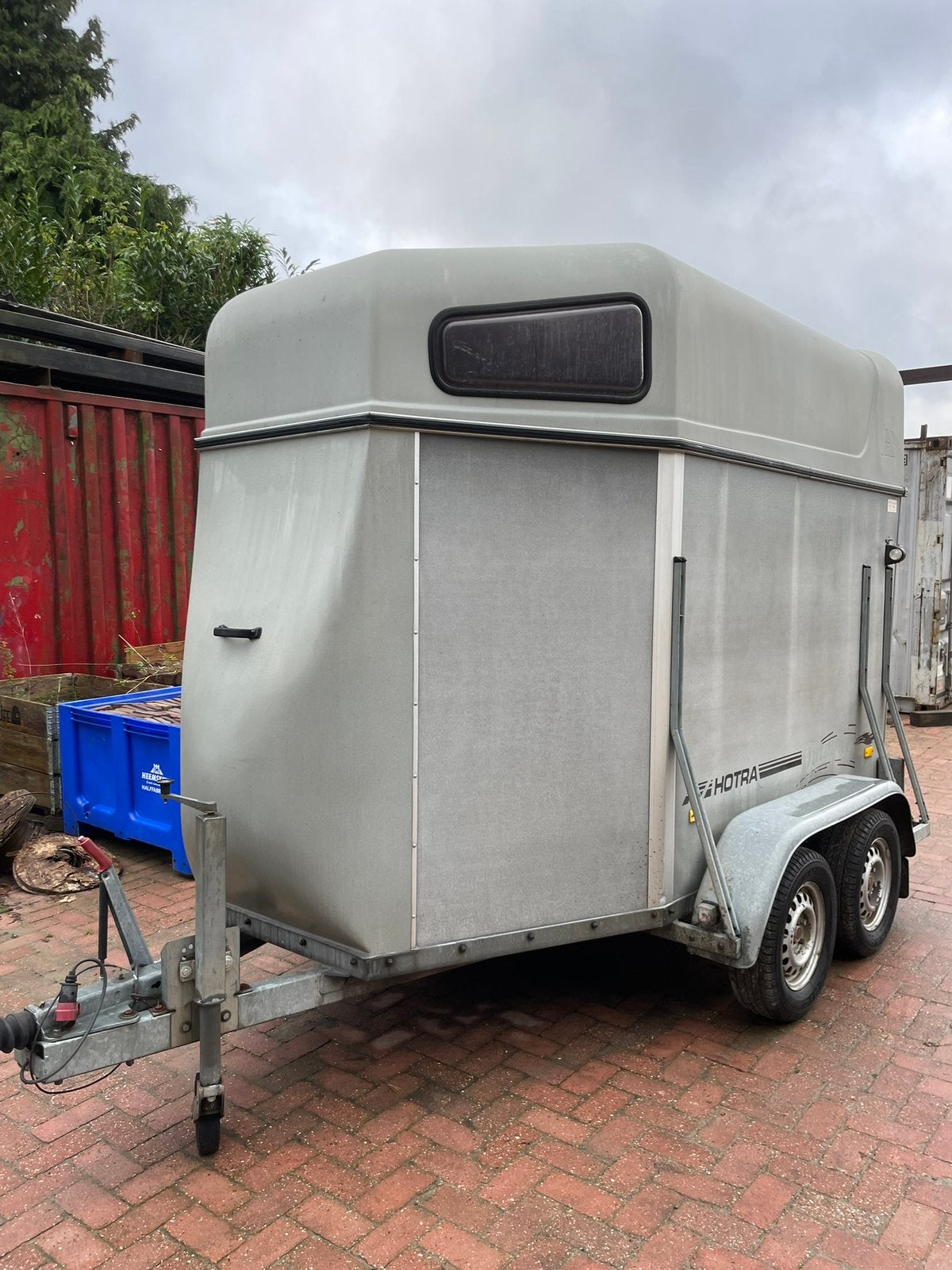 Hotra 2 paards trailer, Ophalen, Zo goed als nieuw, Hout