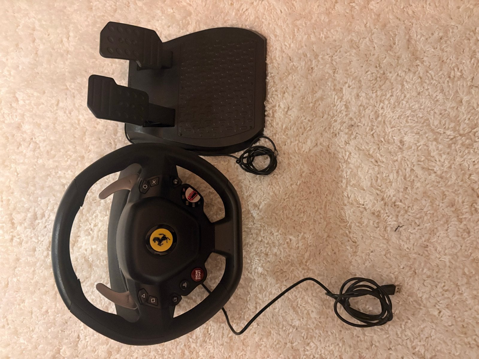 Thrustmaster Ferrari 458 Spider racestuur met pedalen, Ophalen of Verzenden, Zo goed als nieuw, Stuur of Pedalen, PlayStation 4