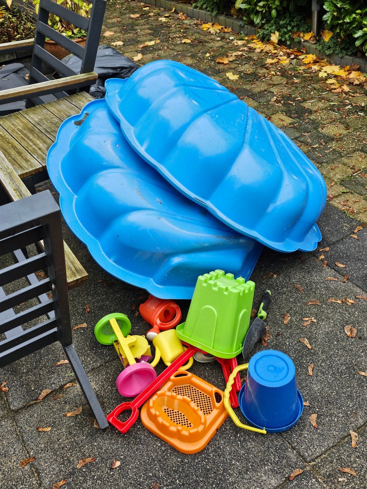 Blauwe schelp zandbak met speelgoed, Kinderen en Baby's, Ophalen, Gebruikt