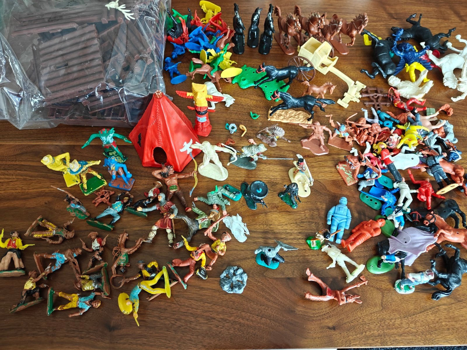 Vintage Cowboy Poppetjes & Fort - Jaren '70/'80 Speelgoed, Kinderen en Baby's, Ophalen of Verzenden, Gebruikt