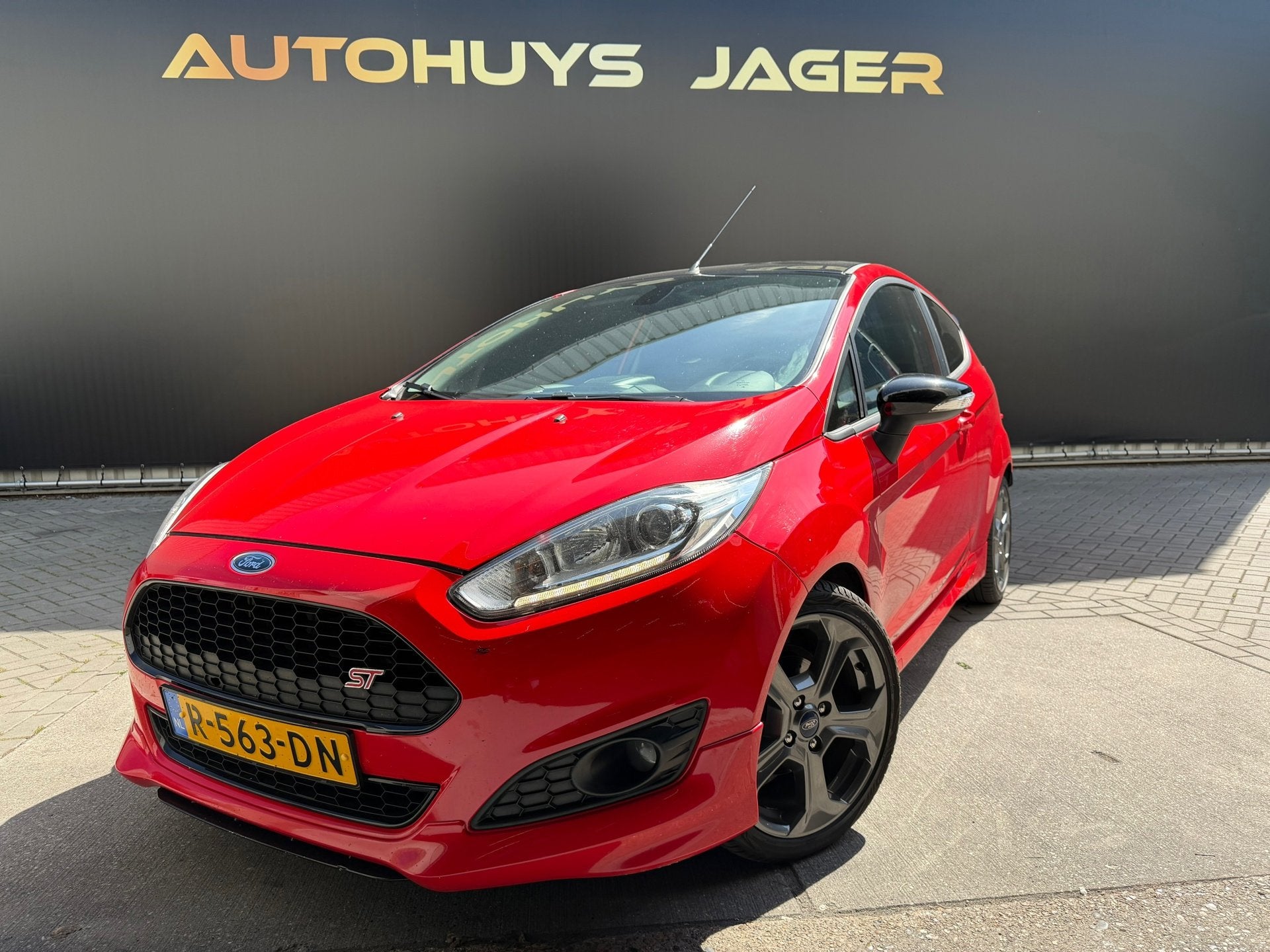 Ford Fiesta 1.0 EcoBoost Black Edition St Line Milltek Sport, Voorwielaandrijving, Elektrische ramen, Stof, 1028 kg