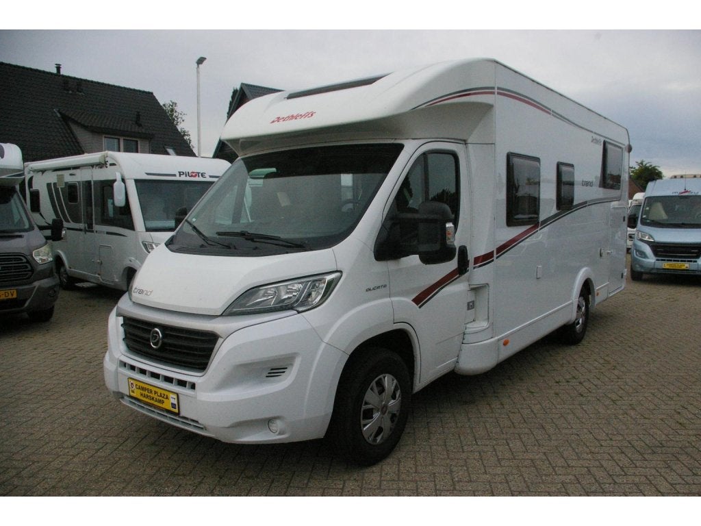 Dethleffs Trend T 7057 EB Enkele bedden, Hefbed., Caravans en Kamperen, Campers, Ringverwarming, Fiat, Luifel, Koelkast