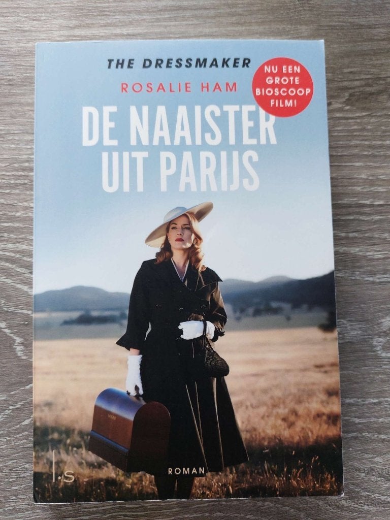 Rosalie Ham - De naaister uit Parijs ( the dressmaker), Ophalen of Verzenden, Zo goed als nieuw