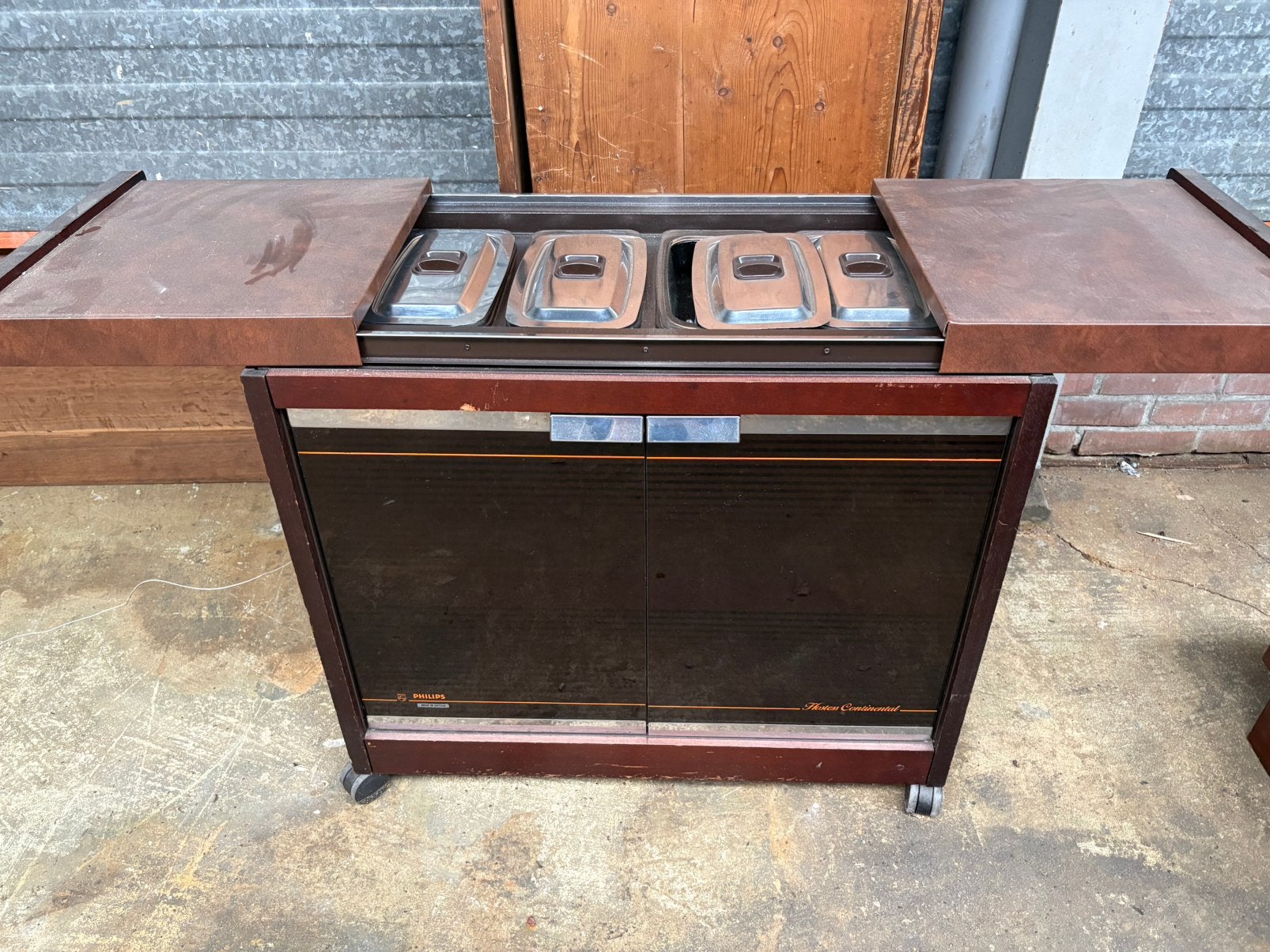 Philips Hostess continental warmhoudkast, Ophalen