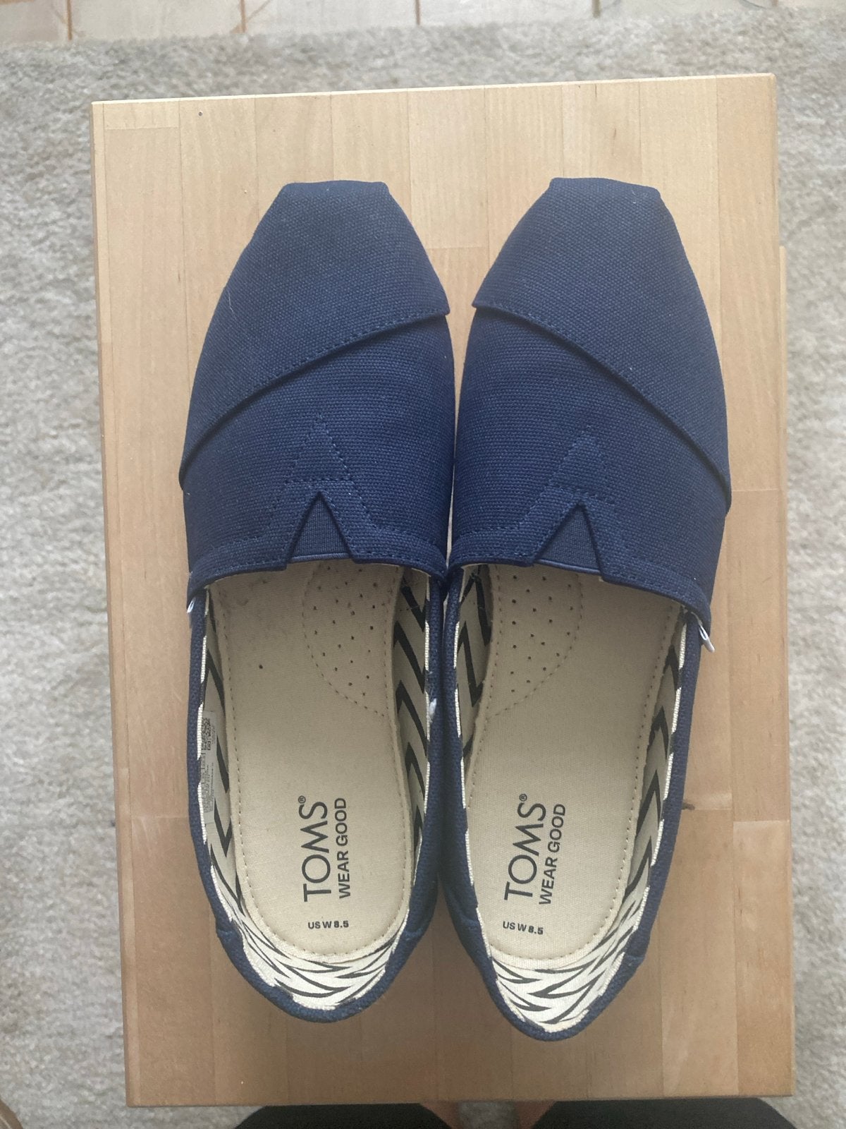TOMS instappers donkerblauw maat 39, Kleding | Dames, Schoenen, Ophalen of Verzenden, Zo goed als nieuw, Blauw, Instappers