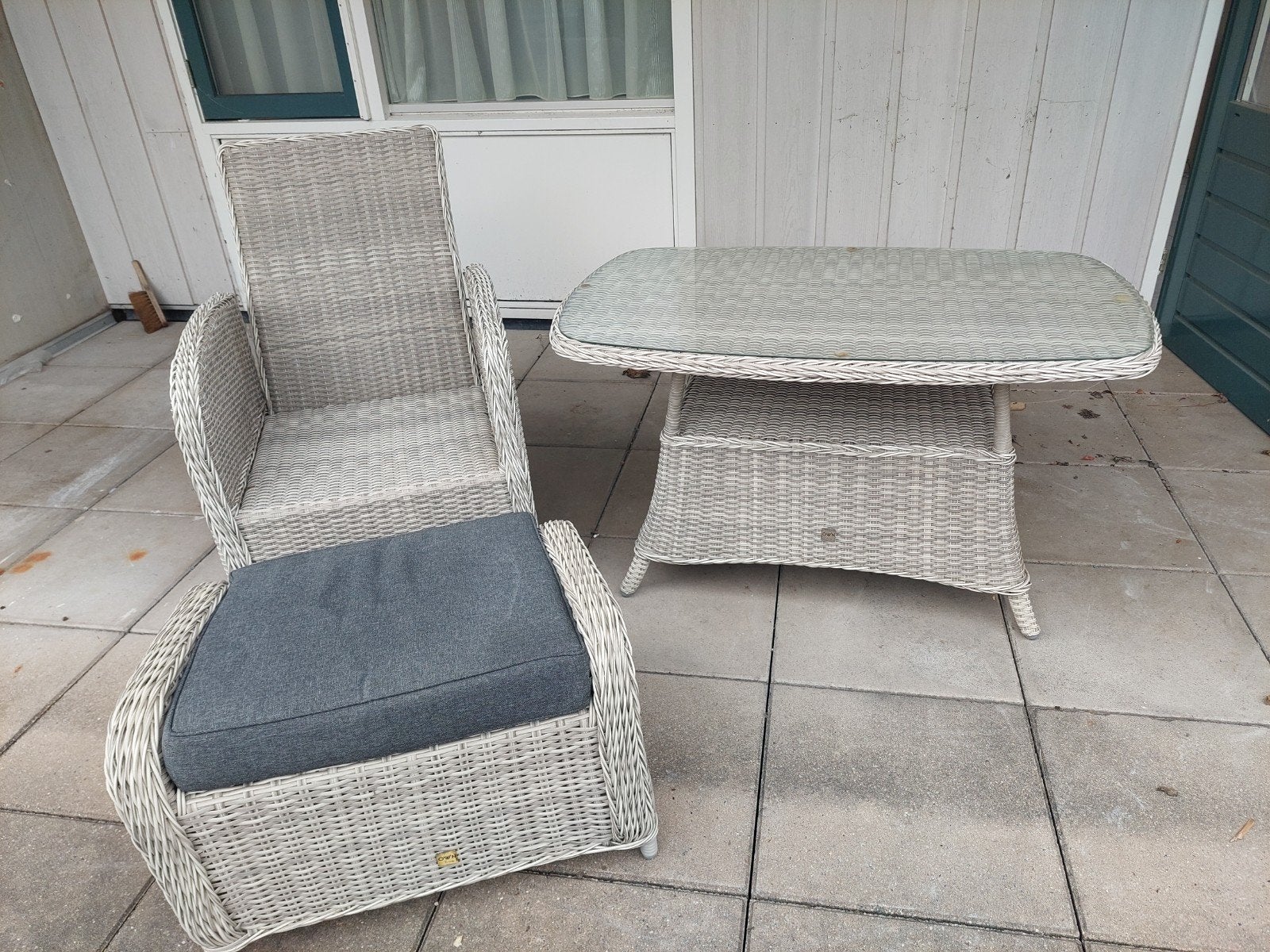Tuinset: verstelbare stoel, hocker, tafel & parasol, Kunststof, Gebruikt, Ophalen of Verzenden, Tuinset
