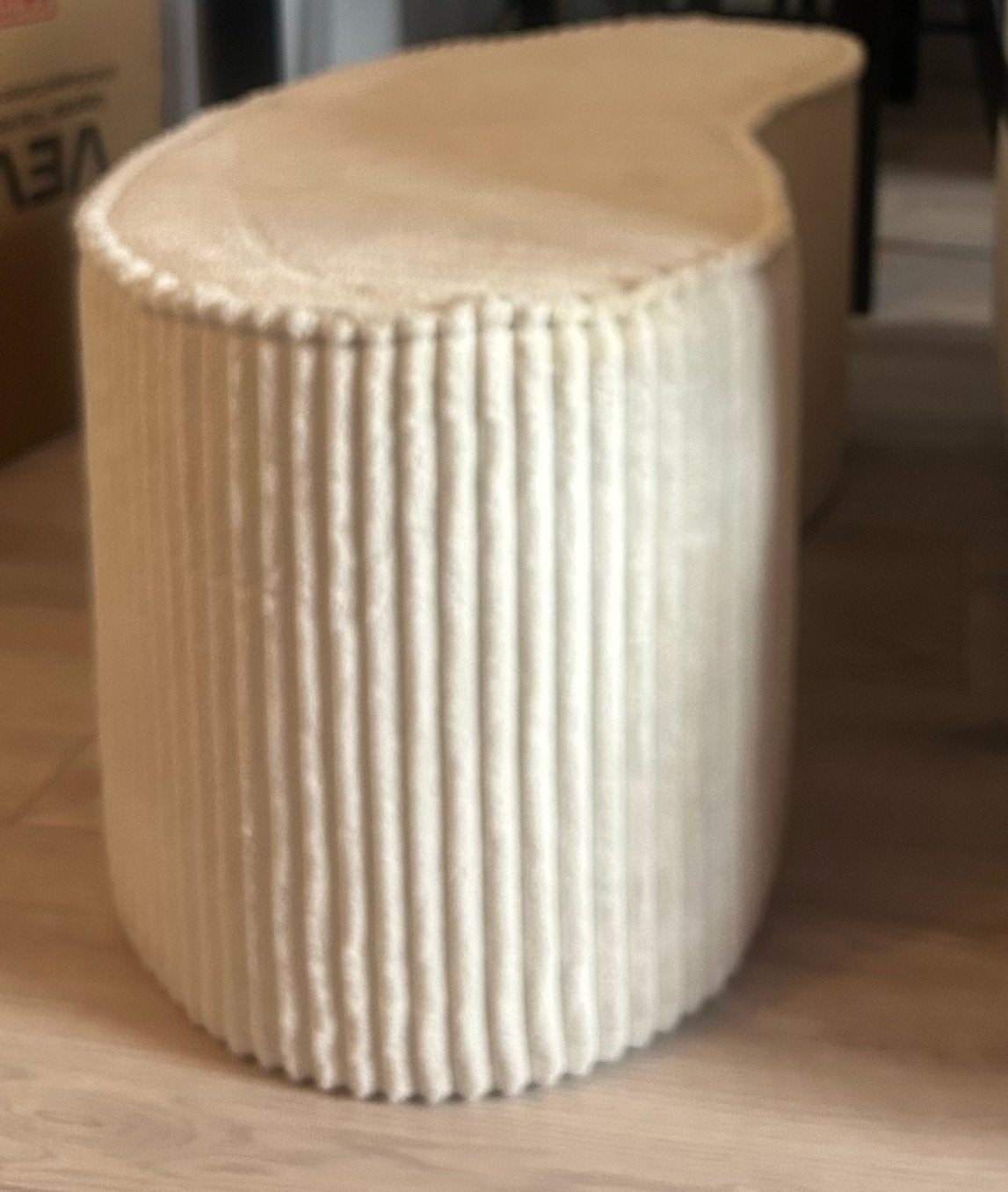 Crèmewitte poef zeer goede staat | €10, Ophalen, Zo goed als nieuw, Rond, Minder dan 50 cm