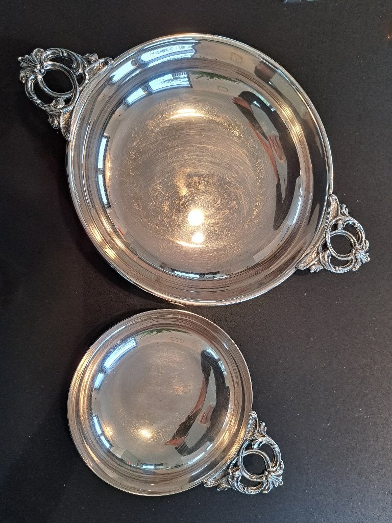 Verzilverde schalen en soeplepel, Ophalen