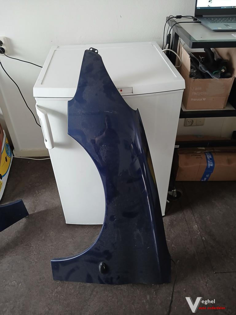 Peugeot 206 5drs 1.4/16v Voorscherm LV donkerblauw '07