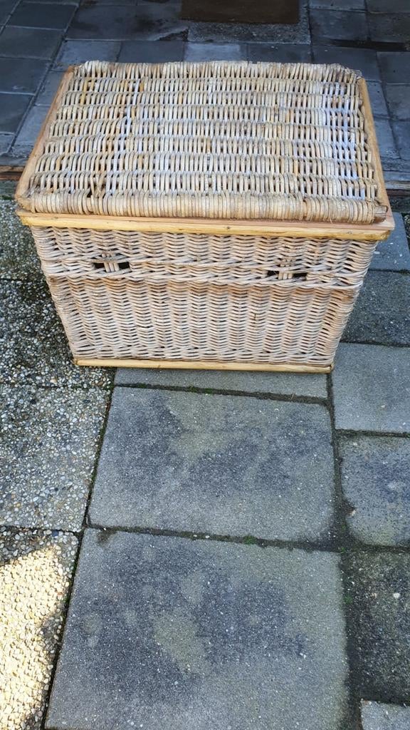 Oude bakkersmand te koop  voor  nu maar 25 euro( moet weg), Fietsen en Brommers, Gebruikt, Stuurbevestiging, Fietsmand, Ophalen
